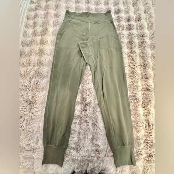 Lululemon Align Jogger 28"
Grey Sage Size 6 - Picture 6 of 8